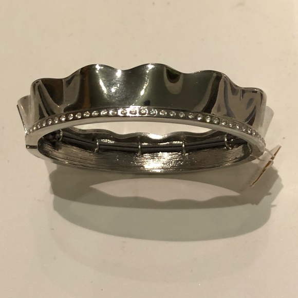 ๐ Lia Sophia silver bracelet with crystals ๐ NEW - Picture 2 of 4